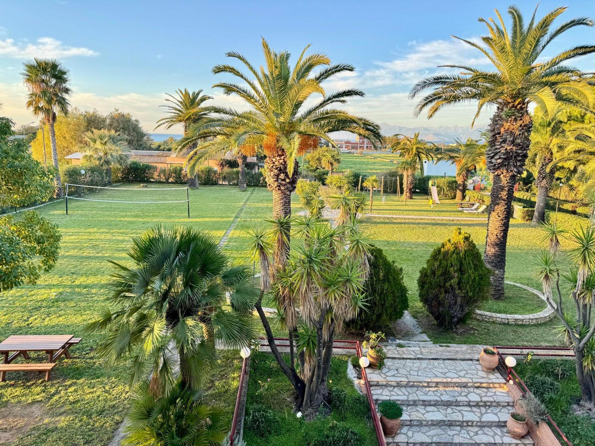 Villa Pami Almiros Beach Eksteriør billede