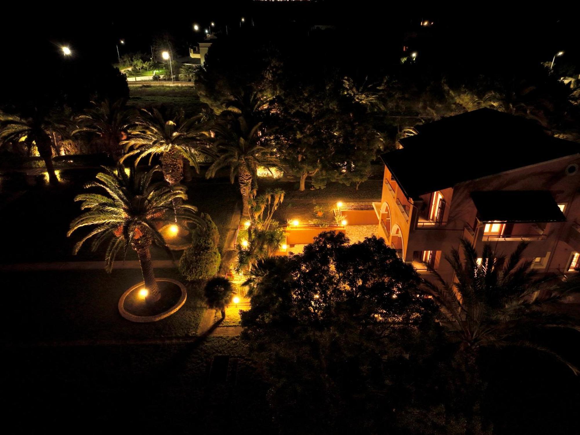 Villa Pami Almiros Beach Eksteriør billede