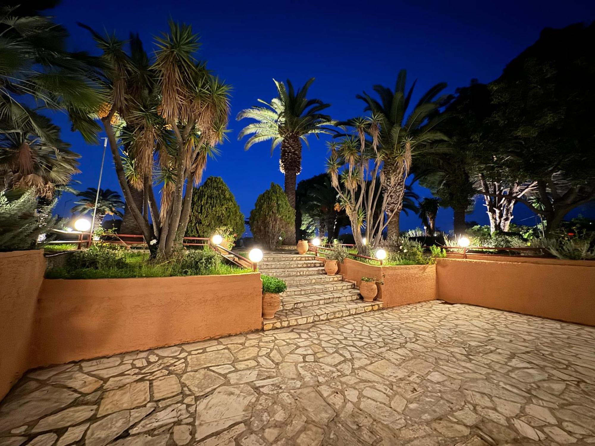 Villa Pami Almiros Beach Eksteriør billede
