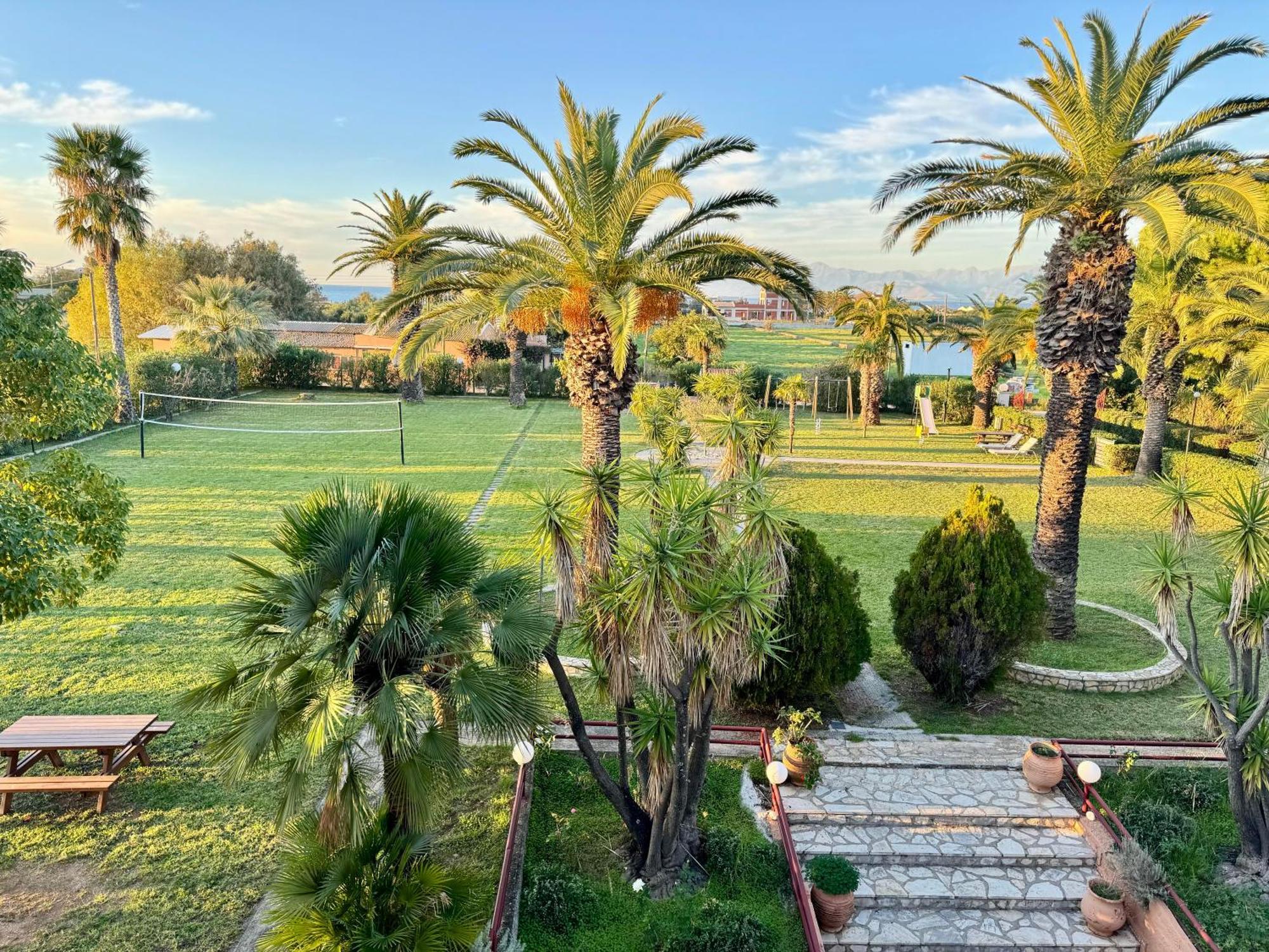 Villa Pami Almiros Beach Eksteriør billede