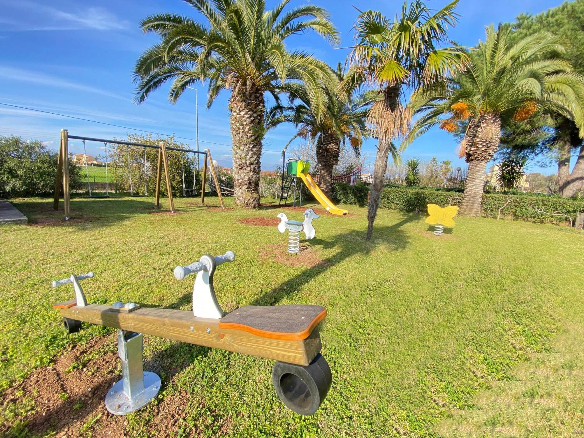 Villa Pami Almiros Beach Eksteriør billede